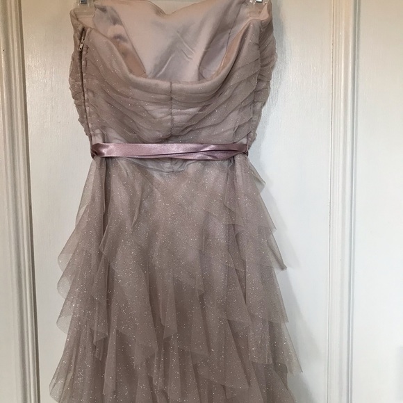 Formal short dress with rose belt. - Picture 2 of 5